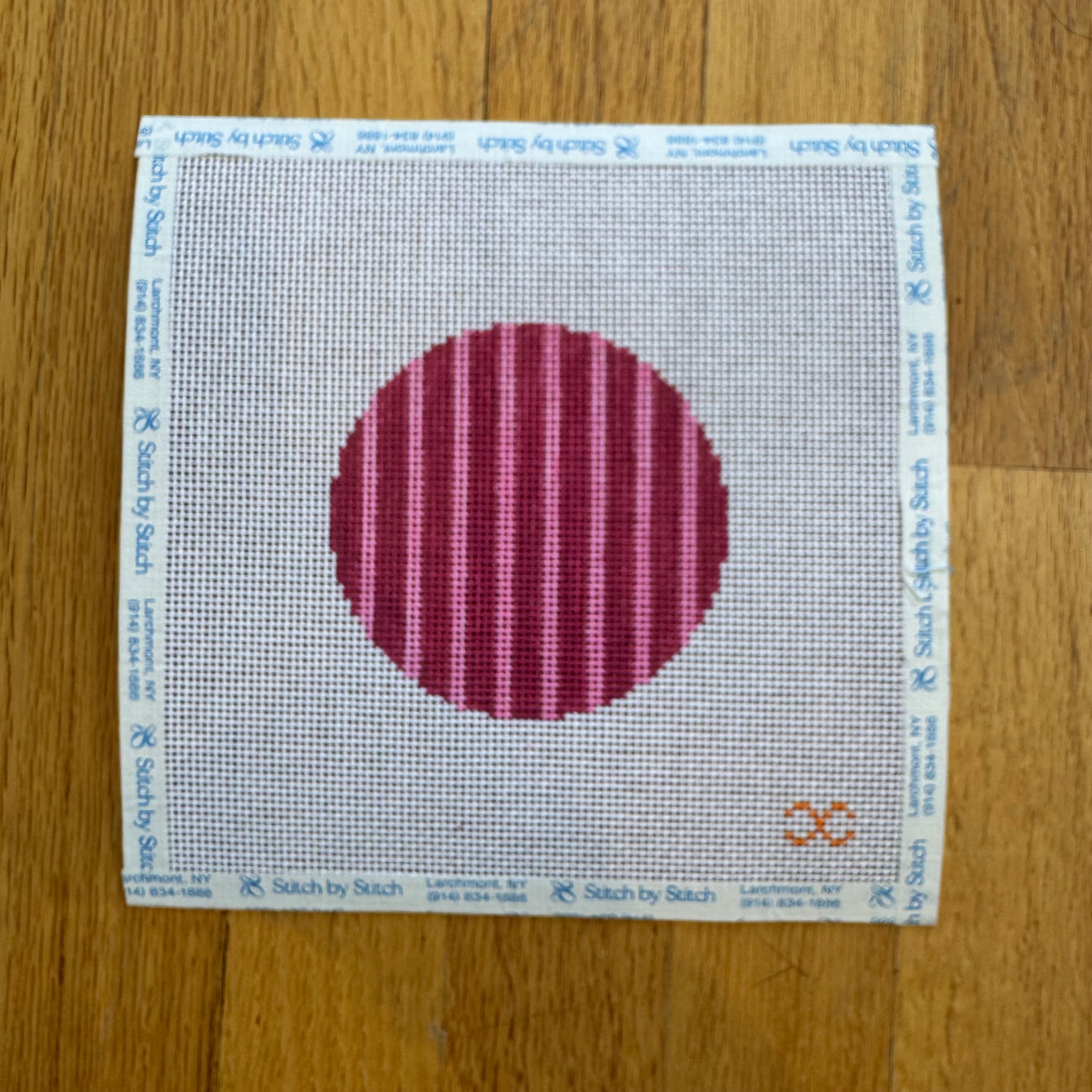 catherine on canvas Stripped Round - Pink