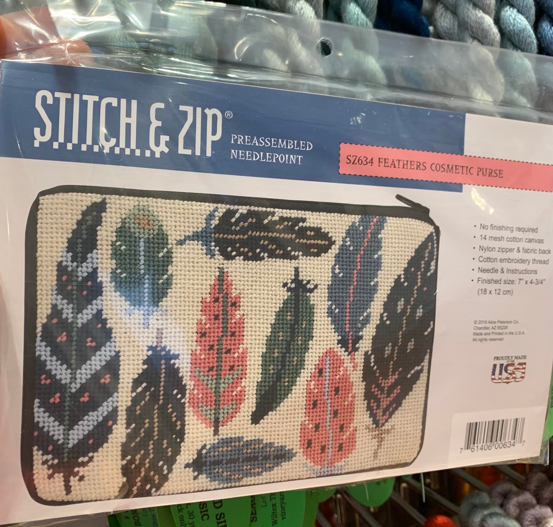 Stitch &amp; zip SZ634 Feathers Purse/Cosmetic Case