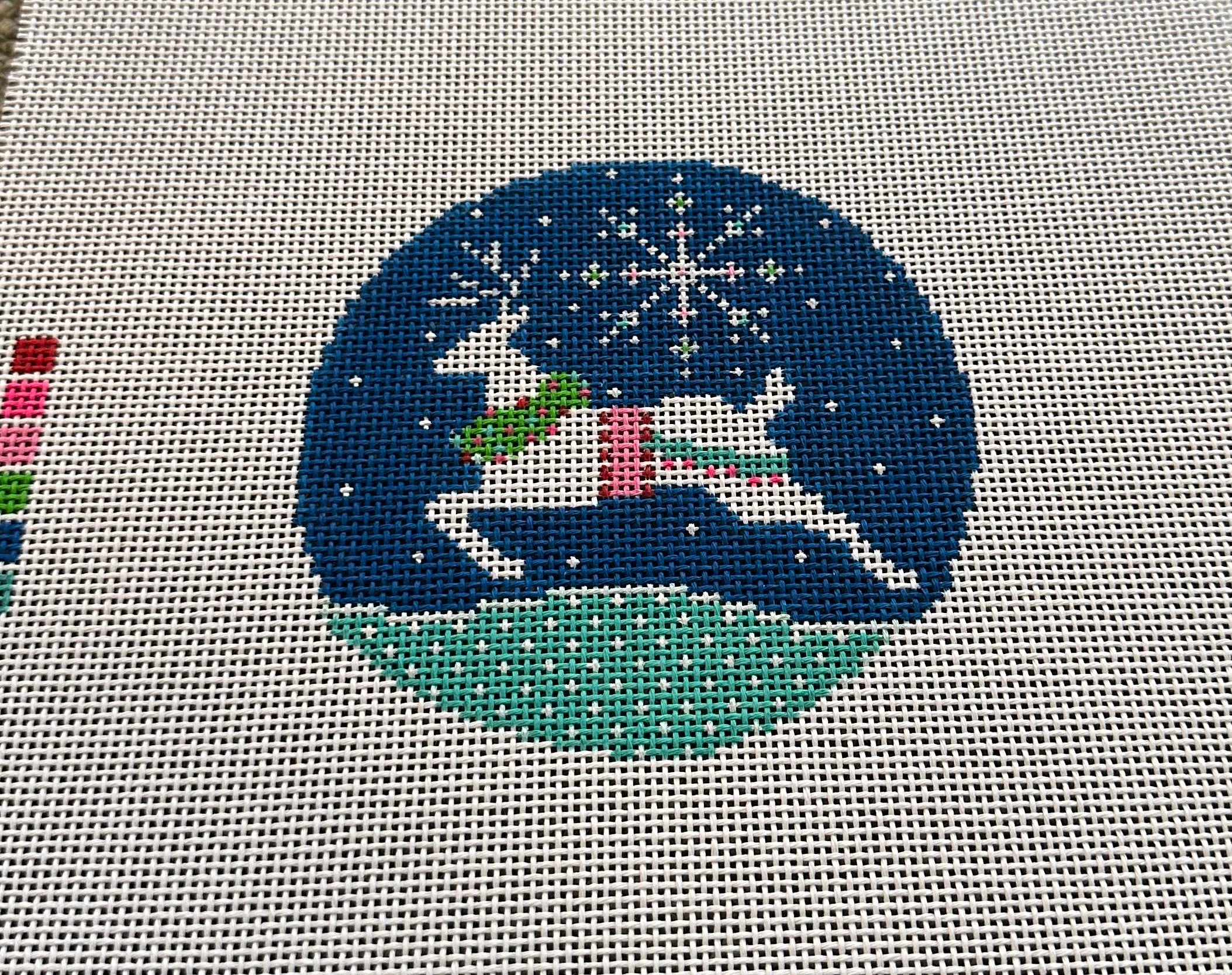 Shelly Tribbey Designs C324B Santa's Best Reindeer 13 mesh Stitch by