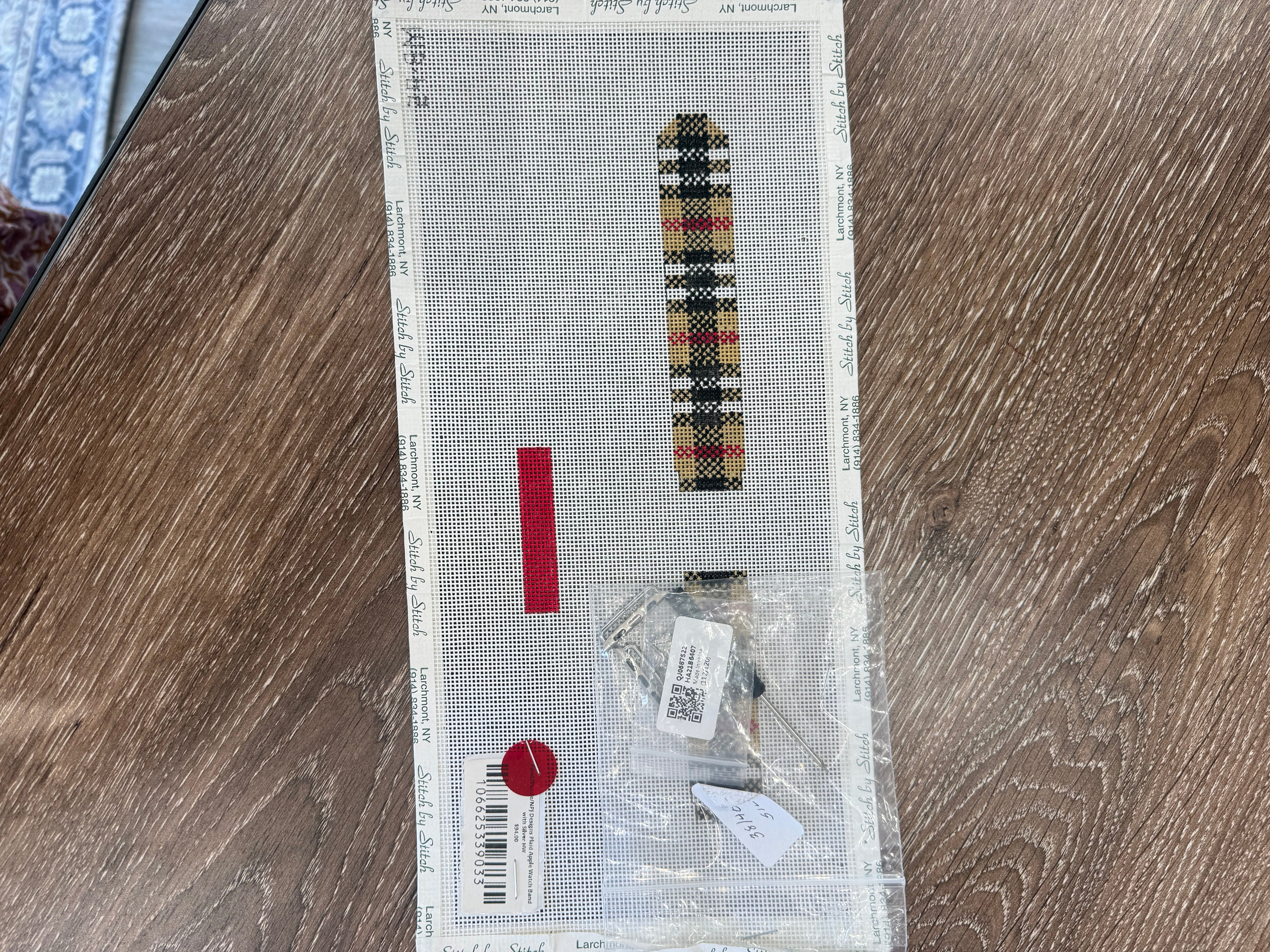 Point2Pointe/NPJ Designs Plaid Apple Watch Band with Silver HW