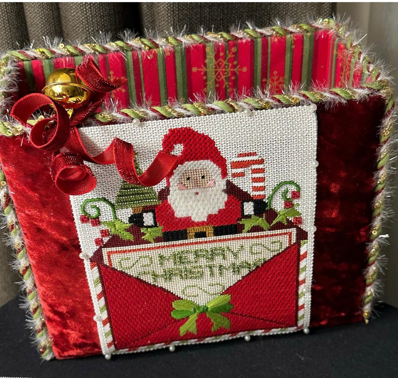 Danji Designs CH-1311 Santa Card Box with Stitch Guide
