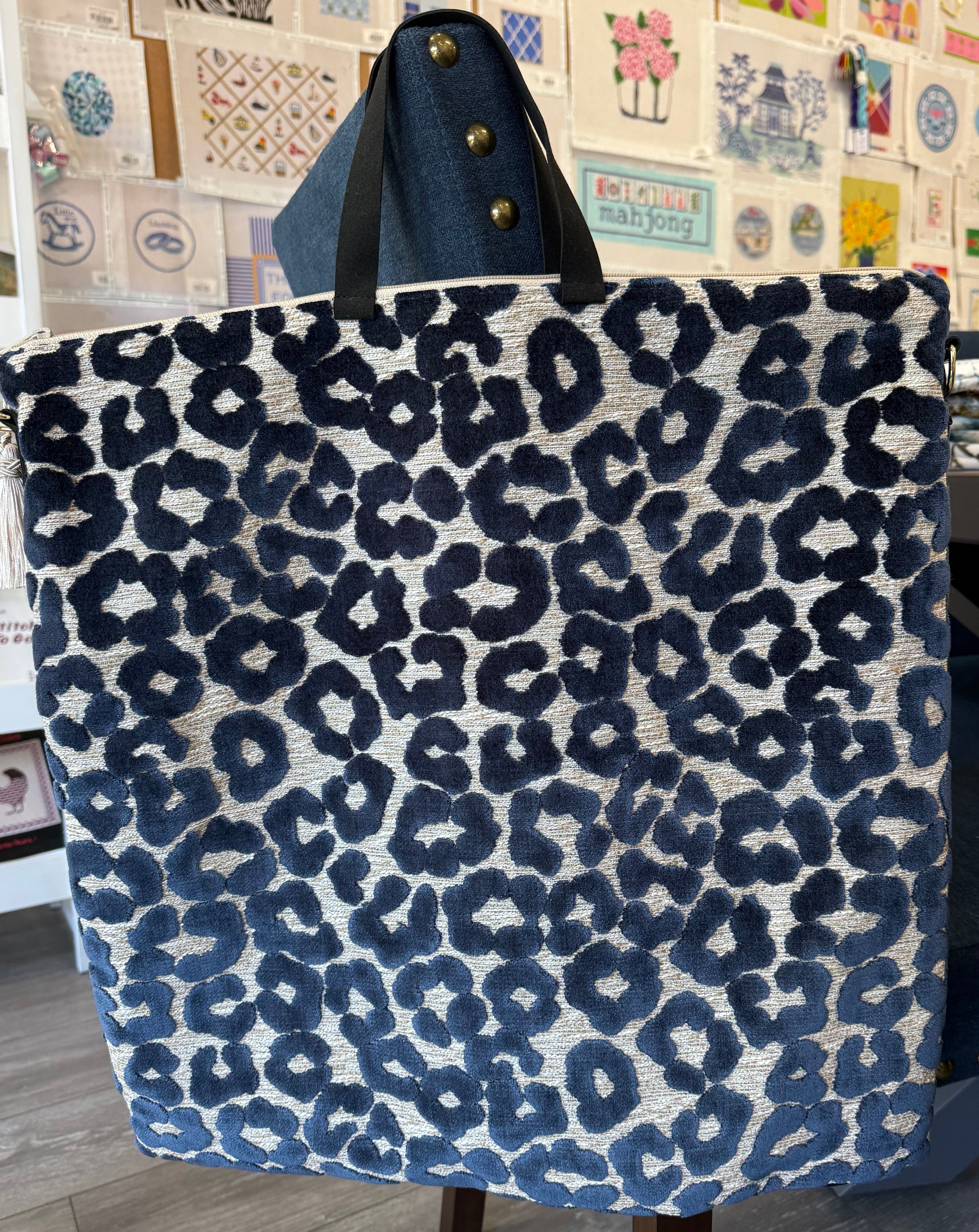 Colors of Praise PB023 - Blue Leopard Project Bag