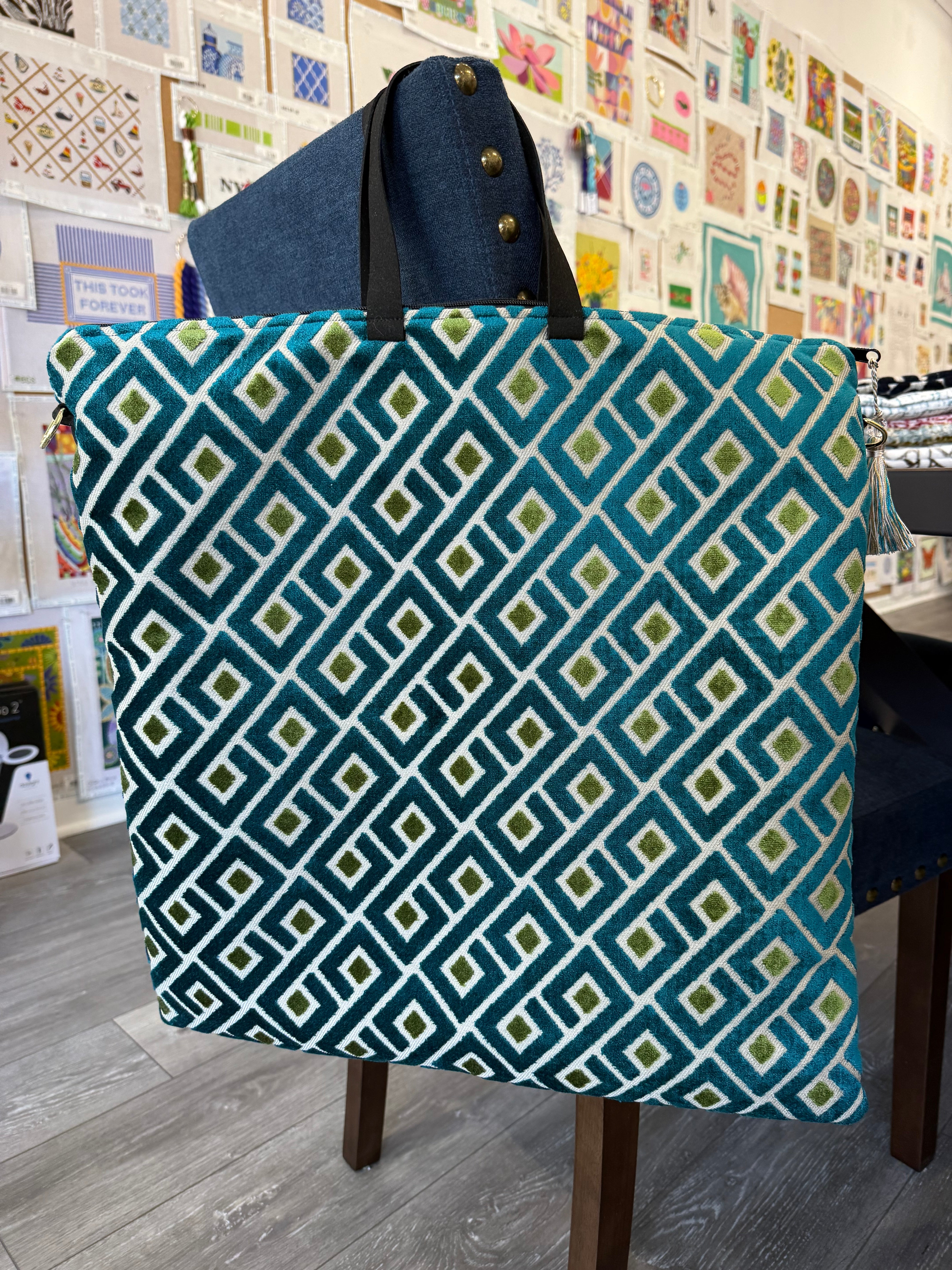 Colors of Praise PB010 - Green Diamond Project Bag