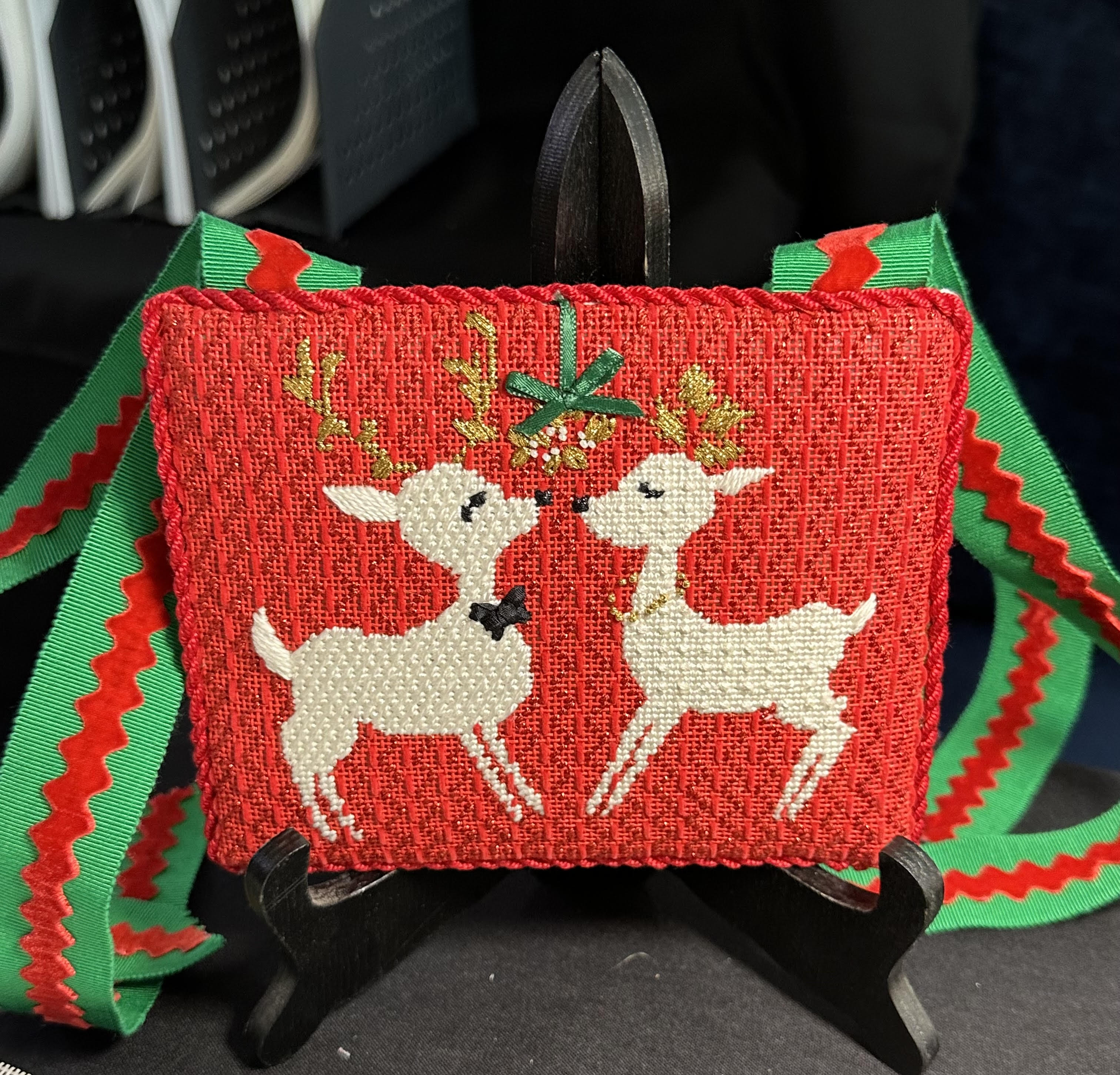 Curious Cowgirl MCC-RKR Red Kissing Reindeer - Stitch Guide and Vintag ...