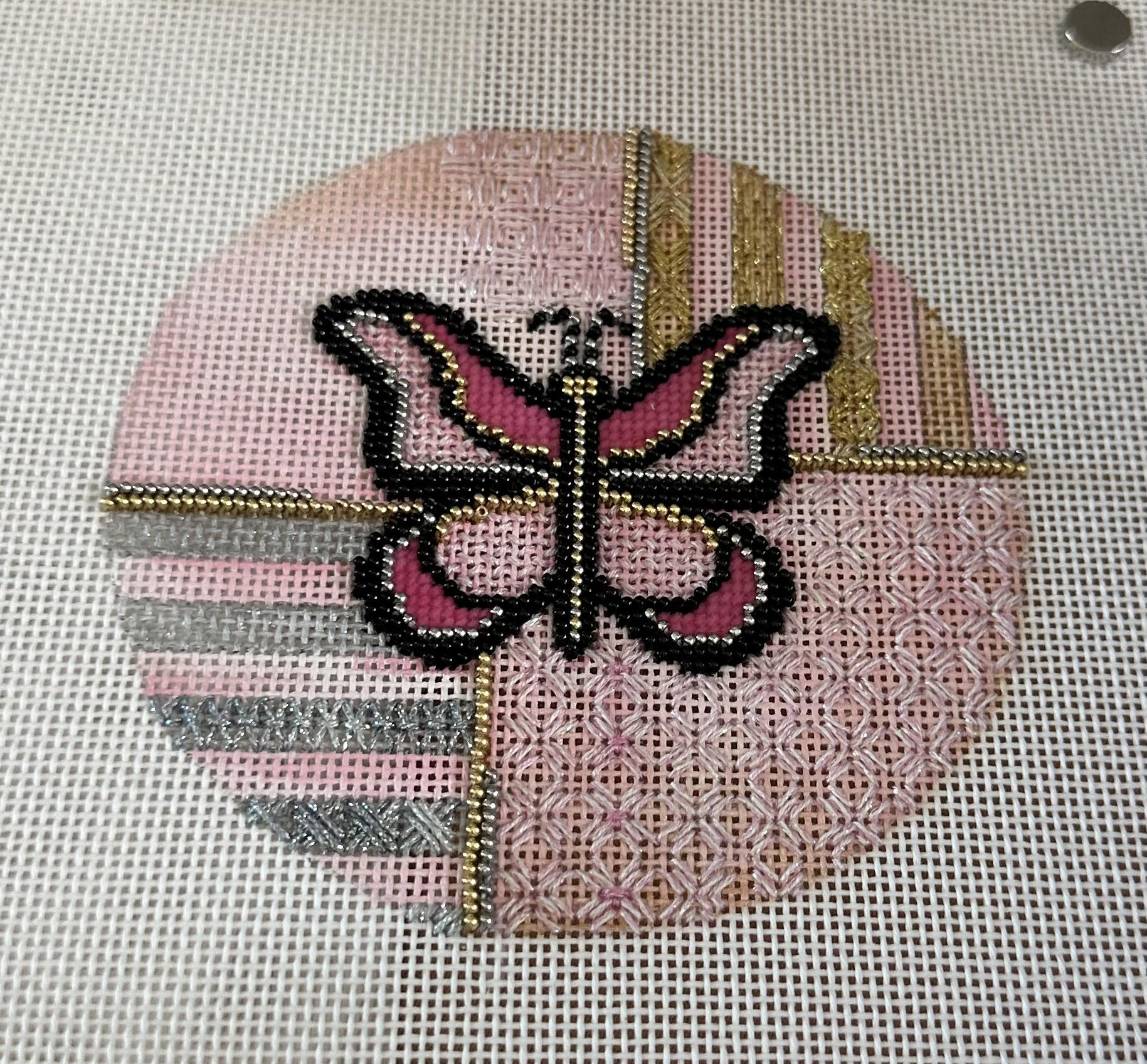 Sew Much Fun Butterfly Insert 4&quot; Round with S/g