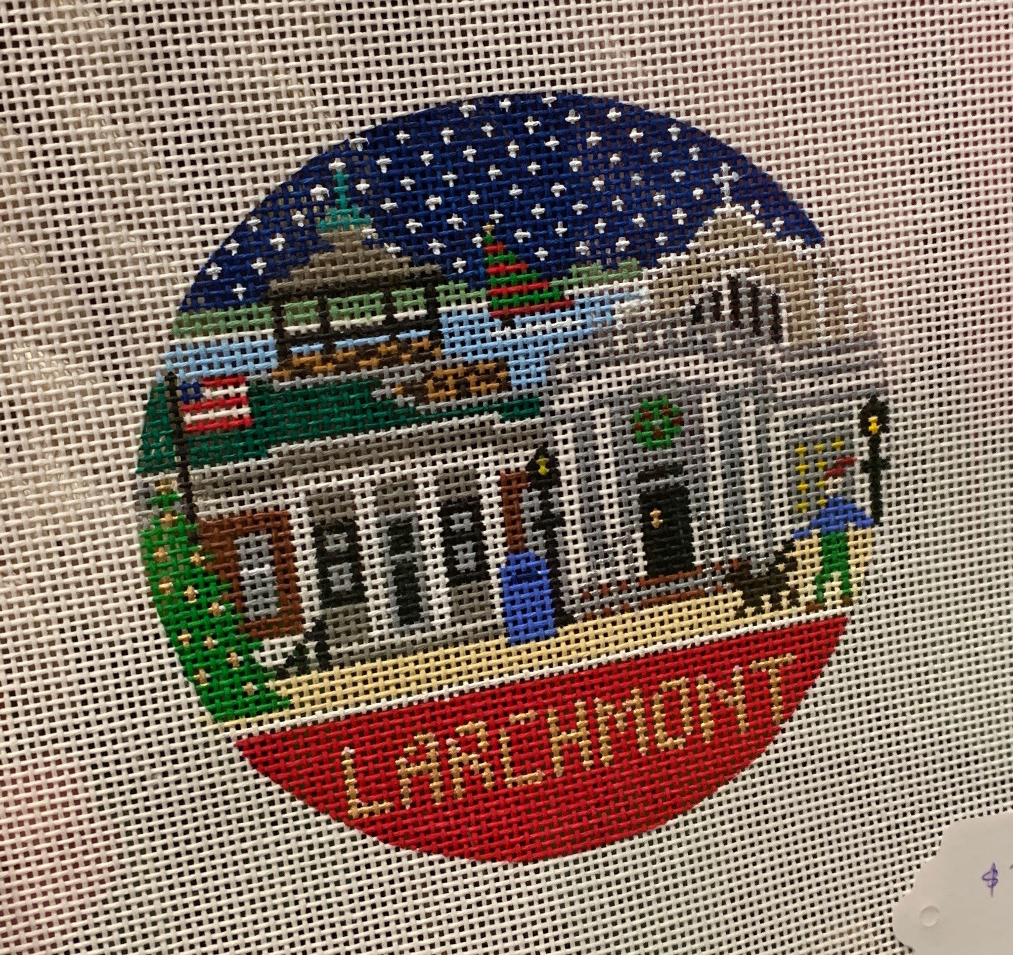 Doolittle Designs Larchmont Christmas Round