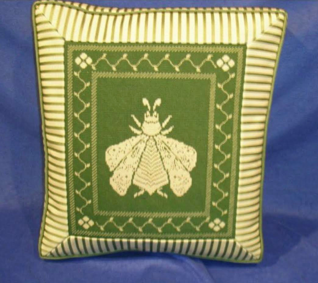 Whimsy &amp; Grace Wg12181 N&#39;s Bee Square Pillow Wedgewood Blue